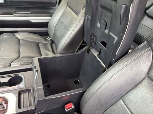 Used 2020 Toyota Tundra SR5 w/ SR5 Upgrade Package AWD/4WD image 21