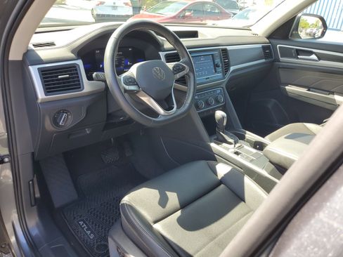 Used 2023 Volkswagen Atlas SE image 19
