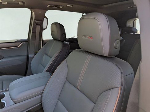 New 2026 GMC Acadia AT4 w/ Super Cruise Package image 9