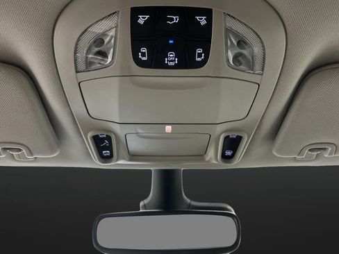Certified 2024 Chrysler Pacifica Touring-L image 25