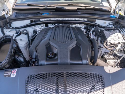 Certified 2026 Porsche Macan AWD/4WD image 29