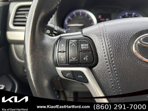 Used 2019 Toyota Highlander SE AWD/4WD image 33