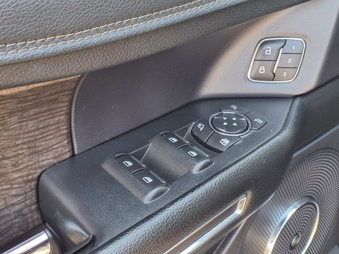 Used 2019 Ford Expedition Max Limited w/ Equipment Group 302A AWD/4WD image 4