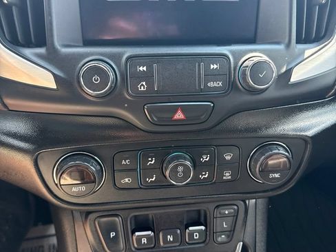 Used 2020 GMC Terrain SLT w/ Preferred Package AWD/4WD image 16