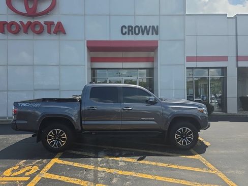 Used 2021 Toyota Tacoma TRD Sport AWD/4WD image 2
