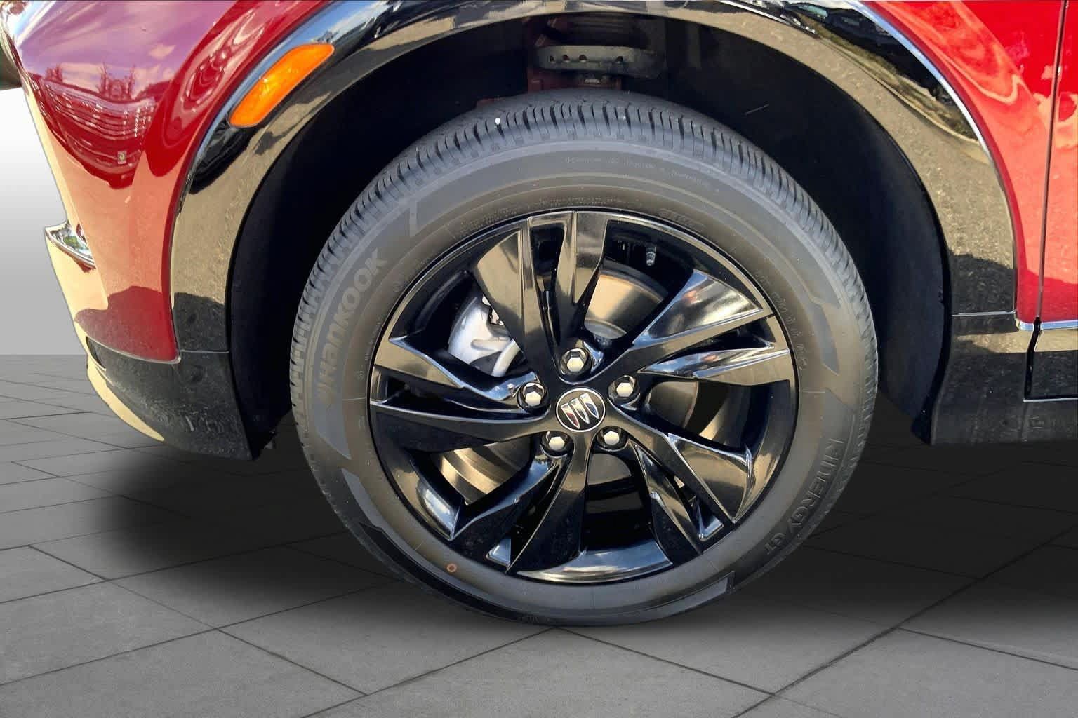 Used 2024 Buick Encore GX Sport Touring w/ Advanced Technology Package AWD/4WD image 11