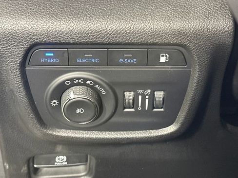 Used 2023 Jeep Grand Cherokee 4WD 4xe image 19