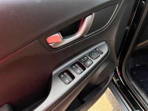 Used 2021 Hyundai Kona Ultimate AWD/4WD image 10