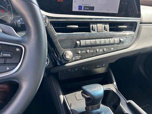 Used 2025 Lexus ES 350 w/ Premium Package FWD image 13
