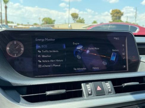 Used 2020 Lexus ES 300h w/ Accessory Package FWD image 14