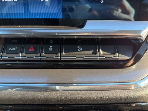 Used 2024 Chevrolet Silverado 2500 High Country w/ High Country Premium Package image 33