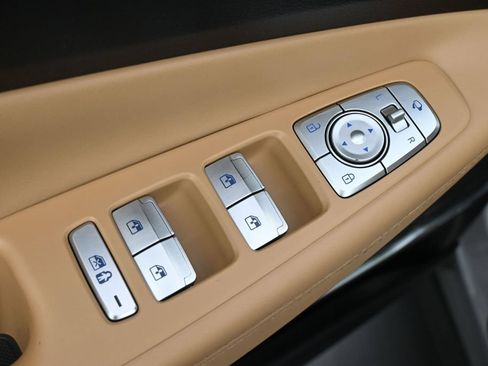 Used 2022 Hyundai Santa Fe Calligraphy FWD image 4