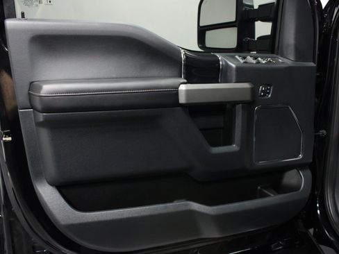 Used 2022 Ford F350 Platinum AWD/4WD image 11