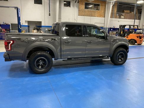Used 2018 Ford F150 Raptor w/ Equipment Group 802A Luxury AWD/4WD image 8