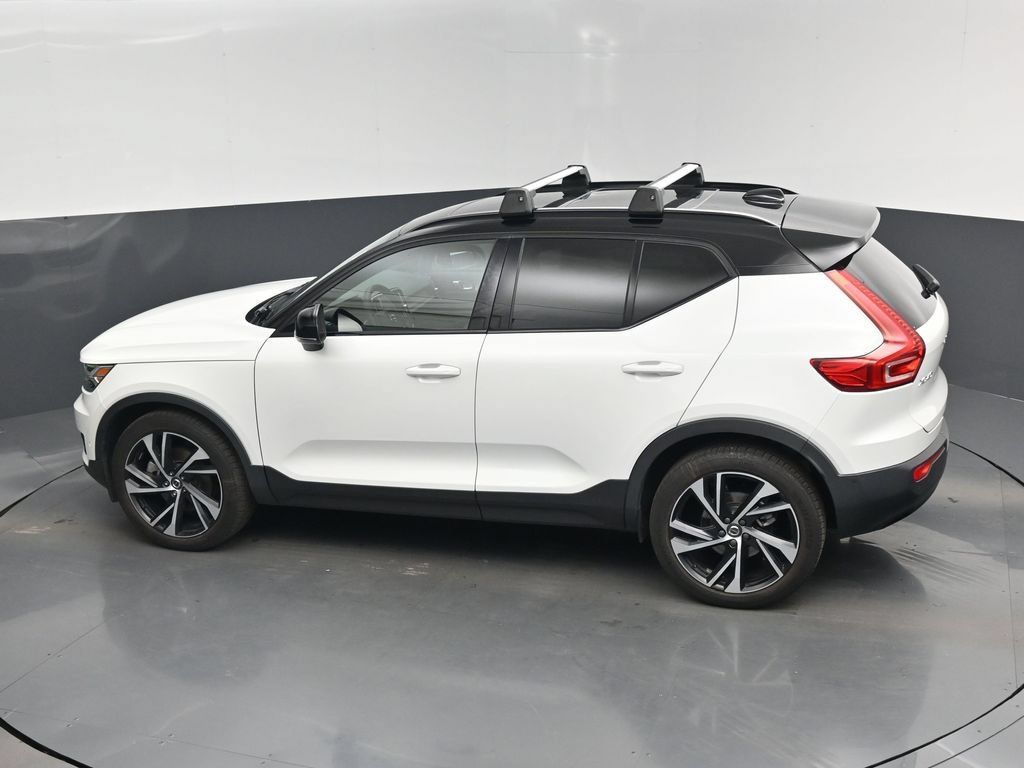 Used 2022 Volvo XC40 T5 R-Design AWD/4WD image 14