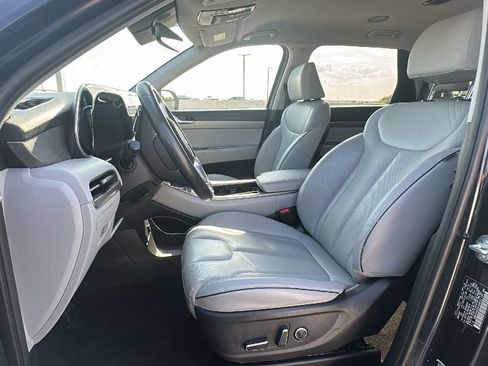 Used 2025 Hyundai Palisade SEL FWD image 4