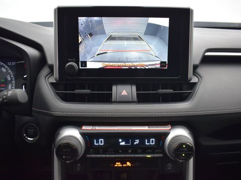 Used 2024 Toyota RAV4 XLE FWD image 15