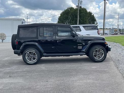 Used 2021 Jeep Wrangler Unlimited Sahara AWD/4WD image 2