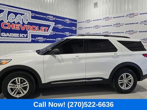 Used 2020 Ford Explorer XLT w/ Comfort Package AWD/4WD image 4