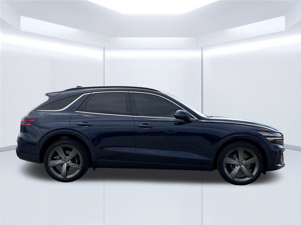 Used 2025 Genesis GV70 3.5T Sport w/ Sport Advanced Package AWD/4WD image 9