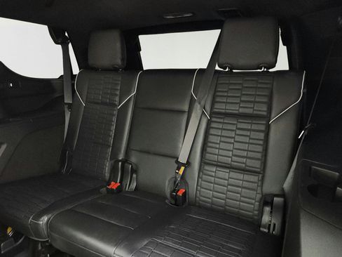 Used 2024 Cadillac Escalade Sport Platinum w/ LPO, ONYX Package AWD/4WD image 17