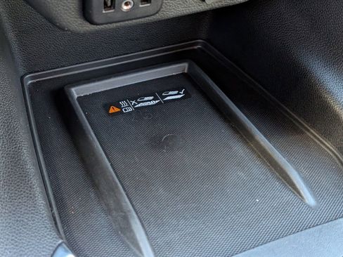 Used 2022 Chevrolet Traverse LT image 9