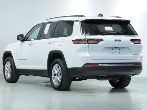 Used 2023 Jeep Grand Cherokee L Laredo image 4