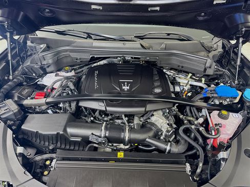 New 2025 Maserati Grecale GT image 30