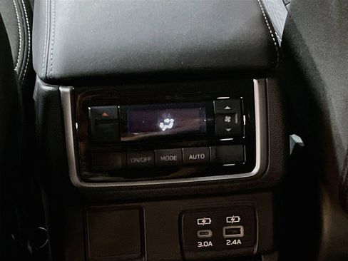 Used 2025 Subaru Ascent Premium AWD/4WD image 24