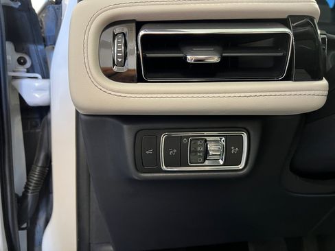 Used 2025 Lincoln Aviator AWD w/ Jet Appearance Package image 12