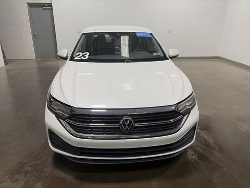 Certified 2023 Volkswagen Jetta SE FWD image 33