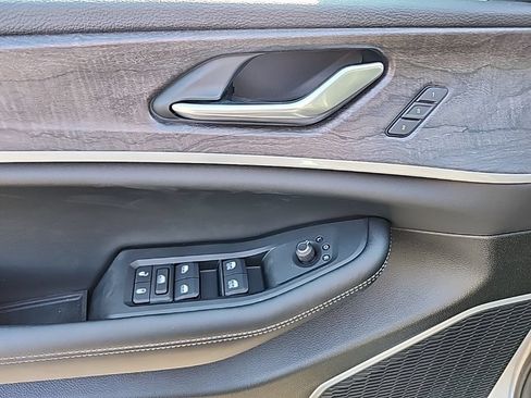 New 2025 Jeep Grand Cherokee L Limited w/ Black Appearance Package RWD image 28