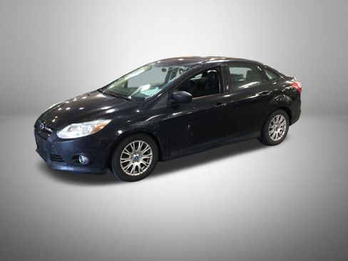 Used 2012 Ford Focus SE FWD image 2