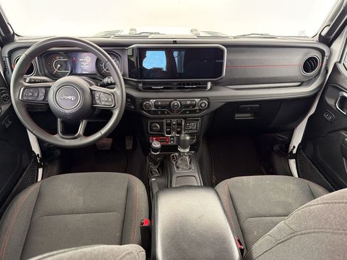 Used 2025 Jeep Wrangler Unlimited Rubicon AWD/4WD image 15