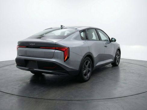 Used 2025 Kia K4 LXS image 9