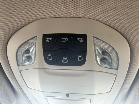 Used 2022 Chrysler Voyager LX FWD image 42