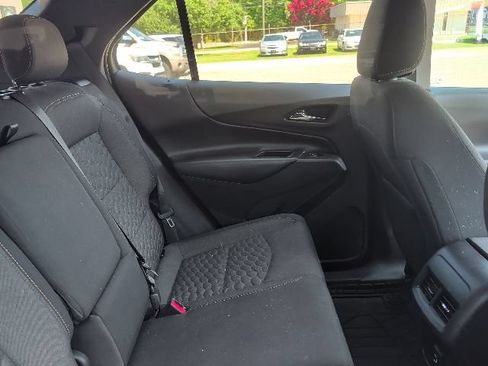 Used 2019 Chevrolet Equinox LT w/ Sun & Navigation Package FWD image 6