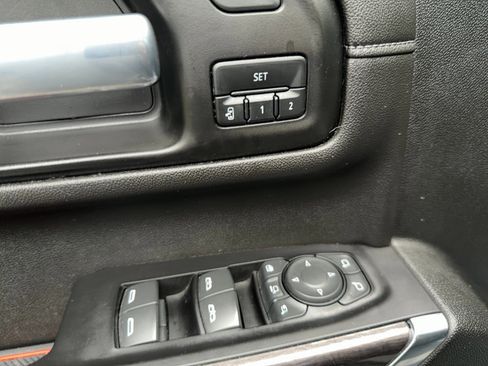 Used 2022 Chevrolet Silverado 2500 LTZ w/ LTZ Plus Package image 19