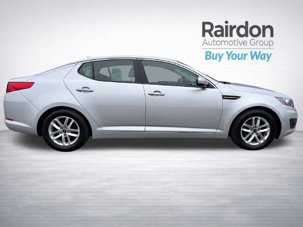 Used 2011 Kia Optima LX w/ Technology Pkg FWD image 8