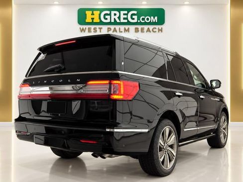 Used 2018 Lincoln Navigator Select w/ Technology Package RWD image 4