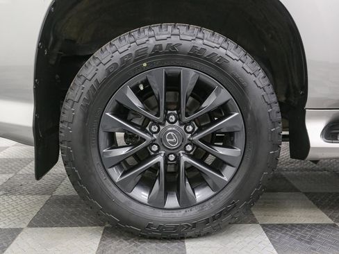 Used 2023 Lexus GX 460 Premium AWD/4WD image 17