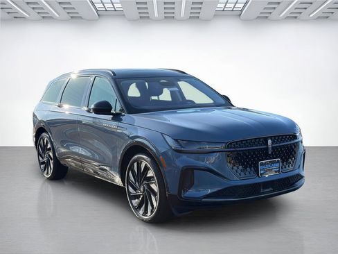 New 2026 Lincoln Nautilus Reserve w/ Jet Appearance Package image 1