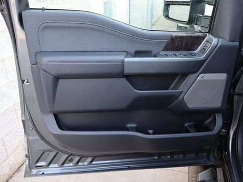 New 2026 Ford F250 Lariat w/ Black Appearance Package image 24