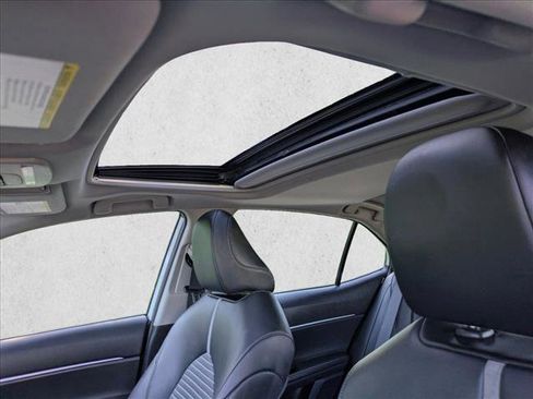 Used 2023 Toyota Camry SE image 15