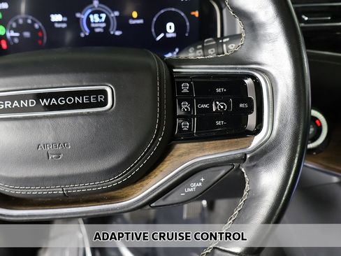 Used 2023 Jeep Grand Wagoneer Series II AWD/4WD image 6