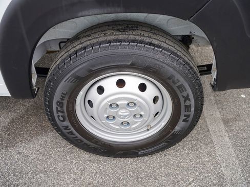 Used 2023 RAM ProMaster 2500 FWD image 12