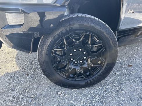 Used 2025 GMC Hummer EV 2X AWD/4WD image 13