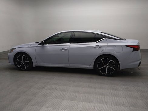 Used 2023 Nissan Altima 2.5 SR FWD image 3