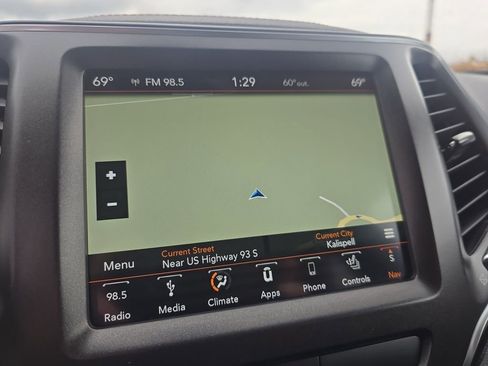 Used 2019 Jeep Cherokee Trailhawk w/ Comfort & Convenience Group AWD/4WD image 27