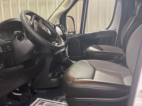 Used 2026 RAM ProMaster 2500 w/ Convenience Group FWD image 8
